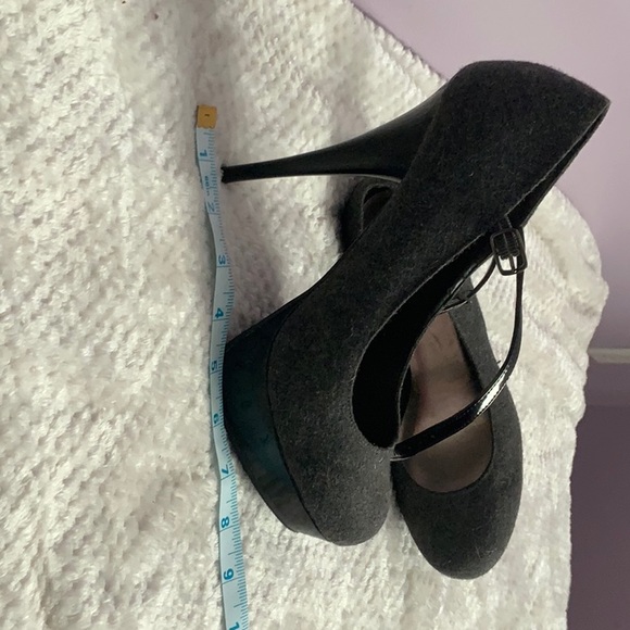 Candies high strapped shoes, grey and black. Size 9, heel 5 inches - Picture 6 of 7